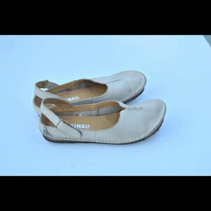 Clarks Original sling back flats